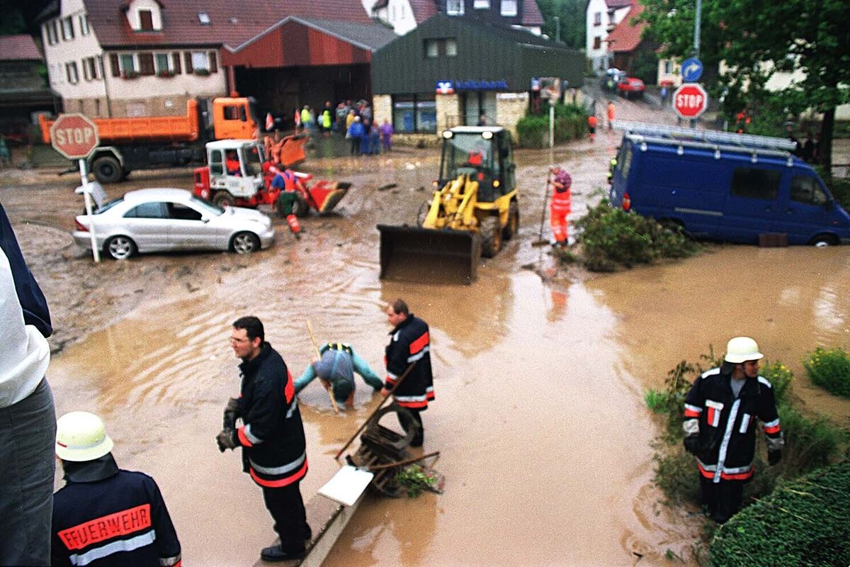 2002_pel-12-08-altenburg-raiser