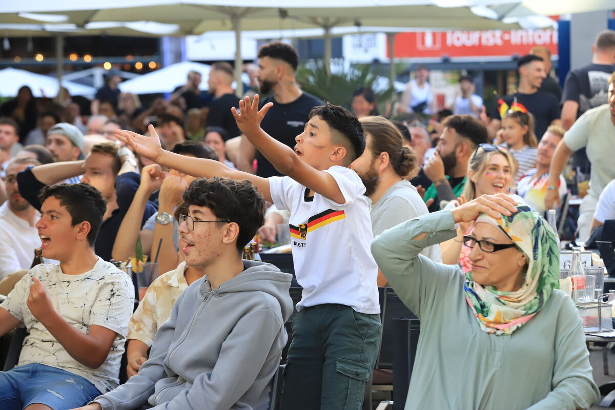 EM_Viertelfinale_Public_RT_D vs Esp__46