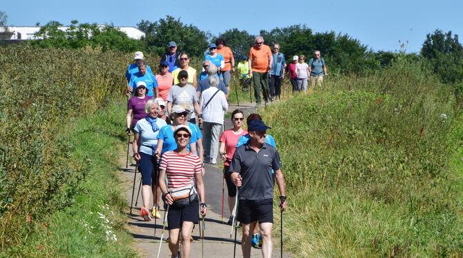 Nordic Walker machten den Auftakt zum bewegten Kurparkfest in Bad Sebastiansweiler.
