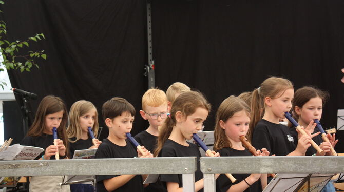 Die Blockflötenkinder des MV Kusterdingen spielten zum Auftakt des Festwochenendes.