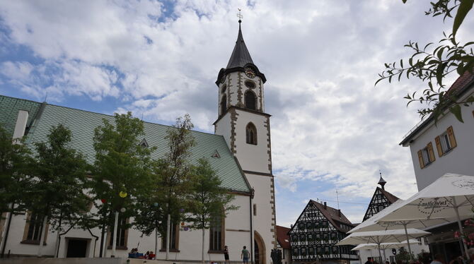 Ein Teil der Neuen Mitte: Vor der Martinskirche wurden neue Bäume gepflanzt und ein Wasserspiel installiert.