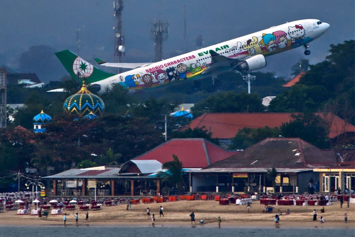 Abflug von Airbus A330 auf Bali