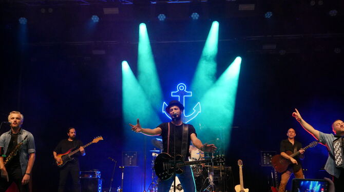 Mitreißender Auftritt: Les Yeux d’la Tête im Echaz-Hafen