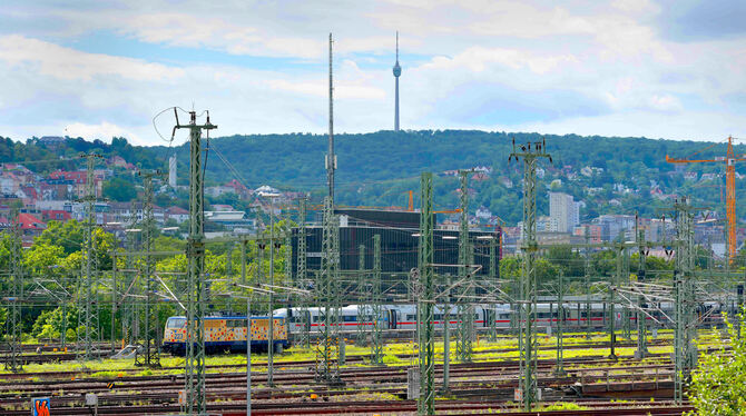 Bleiben die oberirdischen Gleise in Stuttgart erhalten?  FOTO: LG/KOVALENKO