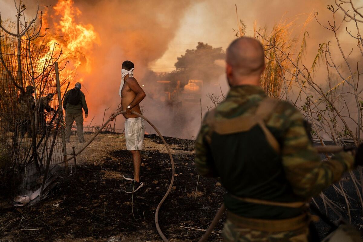 Großbrand nahe Athen Großbrand nahe Athen