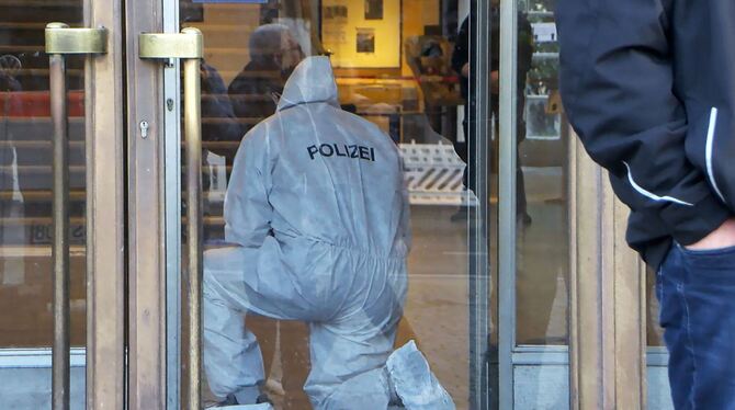 Tödlicher Polizeieinsatz - Mann mit Machete bewaffnet Tödlicher Polizeieinsatz - Mann mit Machete bewaffnet