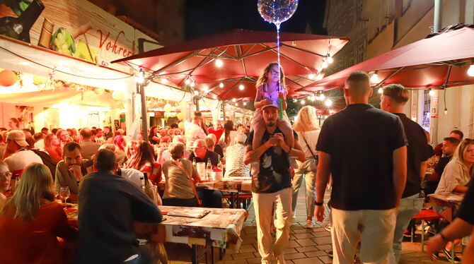 2023-09-02 Weindorf Reutlingen,Halbzeit,feiern,Wein,Weinfest Weindorf 2023: So lauschig wie vor einem Jahr soll's auch heuer wieder beim Reutlinger Herbst zugehen.