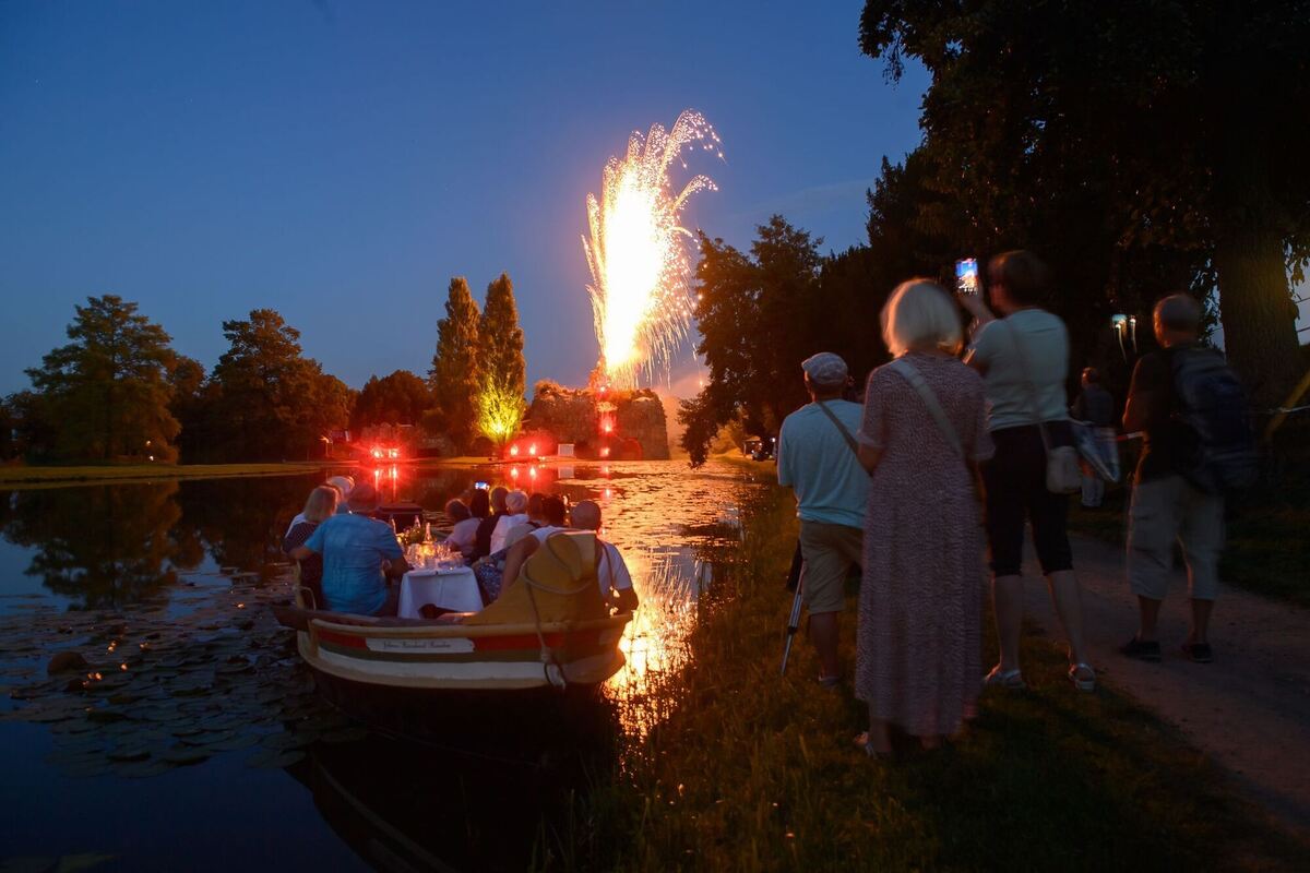 Ausbruch des künstlichen Vulkans Wörlitzer Gartenreich Ausbruch des künstlichen Vulkans Wörlitzer Gartenreich