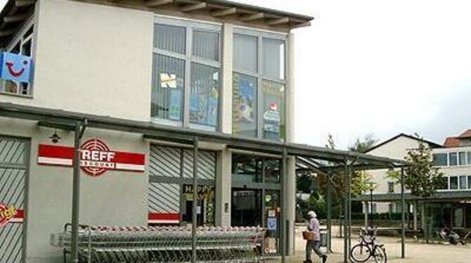 Schließung vorerst abgewendet: Vielen Rommelsbachern liegt am Discounter in der Ortsmitte.
FOTO: LENZ Schließung vorerst abgewendet: Vielen Rommelsbachern liegt am Discounter in der Ortsmitte.
FOTO: LENZ