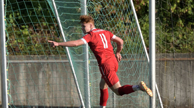 Drei Tore, zwei Vorlagen: Matteo Schneider von der TSG Upfingen.  FOTO: T.BAUR/EIBNER