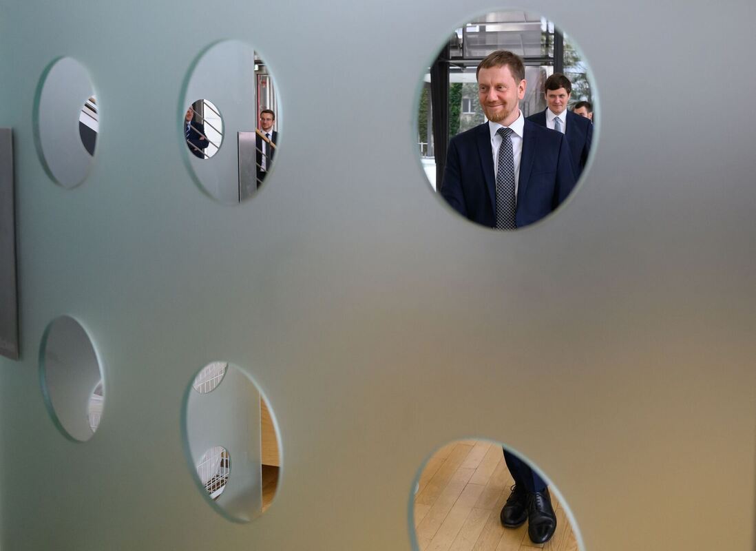 Konstituierende Sitzung des 8. Sächsischen Landtages Konstituierende Sitzung des 8. Sächsischen Landtages