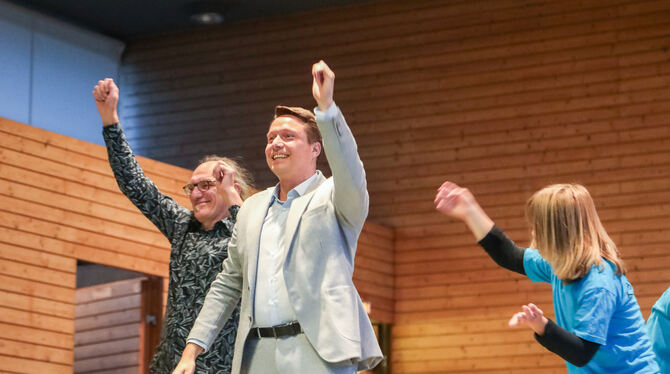 manuel hailfinger, abschied martin sowa Martin Hailfinger tanzte mit der Hip-Hop-Gruppe. Hinter ihm: Albrecht Tappe.