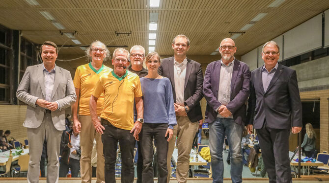 martin sowa, auchterthalle, inklusion Gemeinsam bei Sowas letztem Abend. Von links: Sportkreisvorsitzender Manuel Hailfinger, TSG Inklusiv Geschäftsführer Albrecht Ta