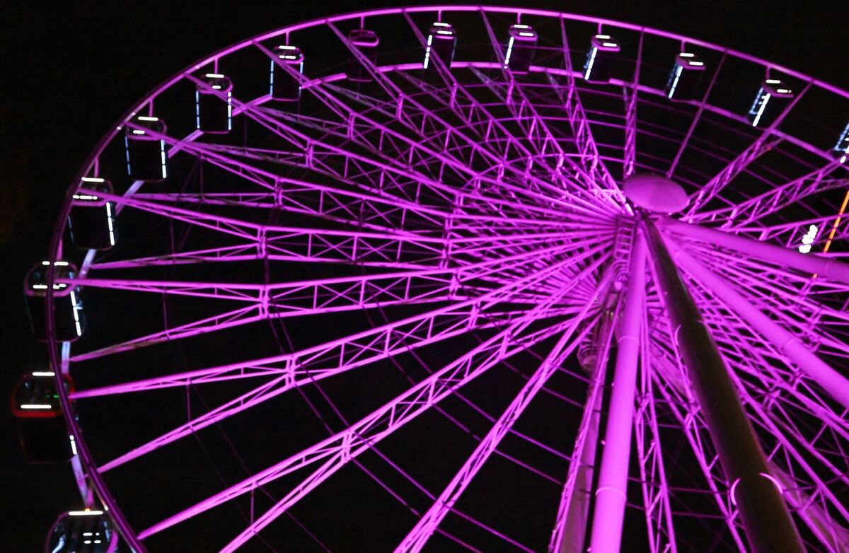 Beleuchtungsaktion in Pink zum Weltmädchentag Beleuchtungsaktion in Pink zum Weltmädchentag