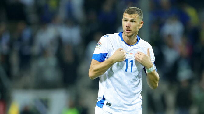 Im Spätherbst einer Welt-Karriere angelangt: Edin Dzeko. FOTO: KRSTIC/WITTERS Im Spätherbst einer Welt-Karriere angelangt: Edin Dzeko. FOTO: KRSTIC/WITTERS