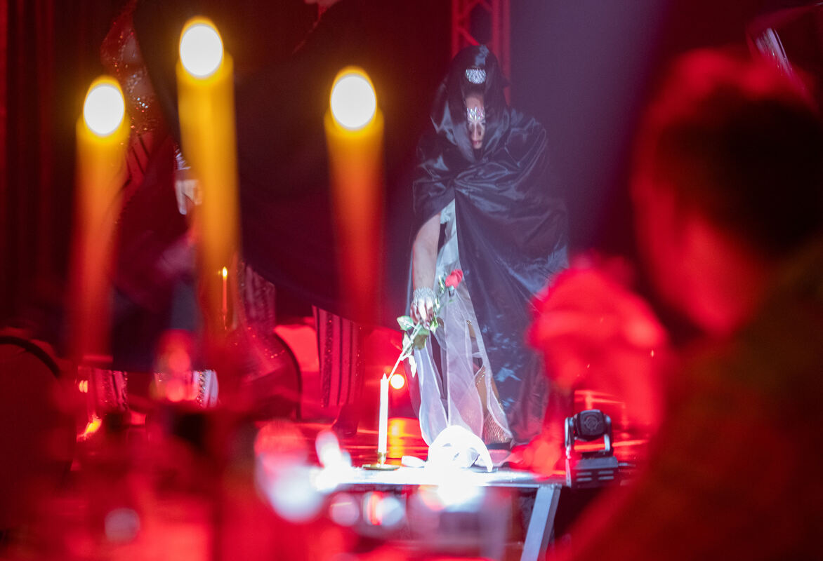 Showpalast_Tü_20_11_2024_Schanz_018