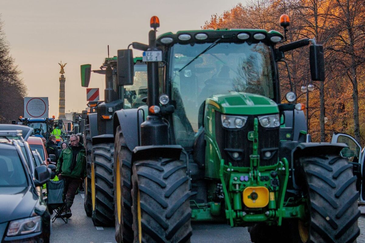 Demonstration des Vereins »Hand in Hand für unser Land«