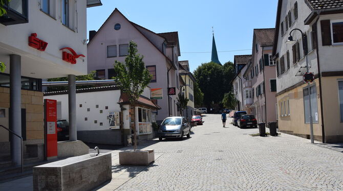 Dorfstraße in Kirchentellinsfurt Juli 2019 Wie muss sich Kirchentellinsfurt weiter entwickeln? Im Bericht werden viele Maßnahmen für Klimaschutz und Mobilität aufgeführt.