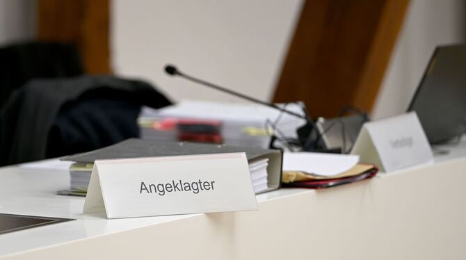 Prozessauftakt gegen Ex-Schüler nach Angriff auf Lehrer Prozessauftakt gegen Ex-Schüler nach Angriff auf Lehrer