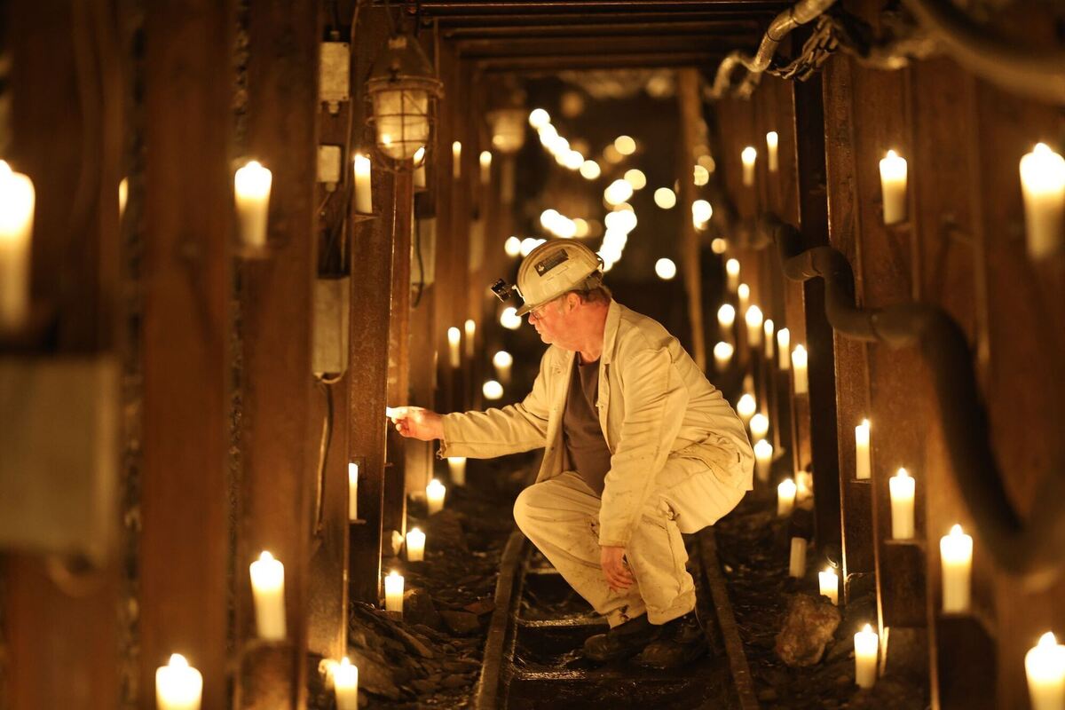 Lichterfahrt bei Kerzenschein im Rabensteiner Stollen Lichterfahrt bei Kerzenschein im Rabensteiner Stollen