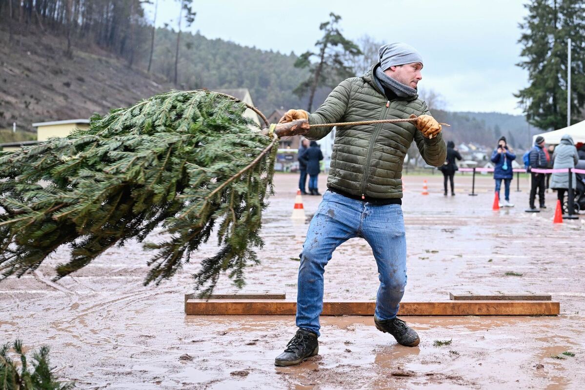 17. Weltmeisterschaft im Weihnachtsbaumwerfen 17. Weltmeisterschaft im Weihnachtsbaumwerfen