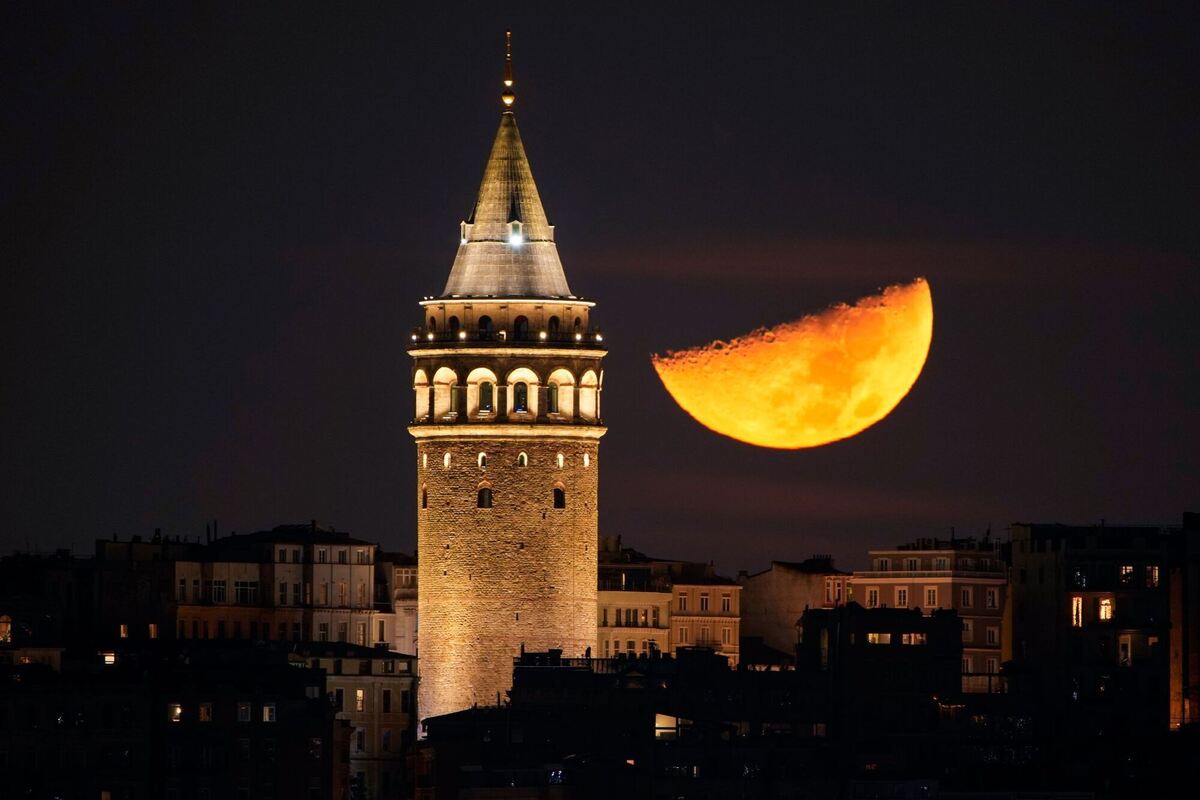 Halbmond über Istanbul