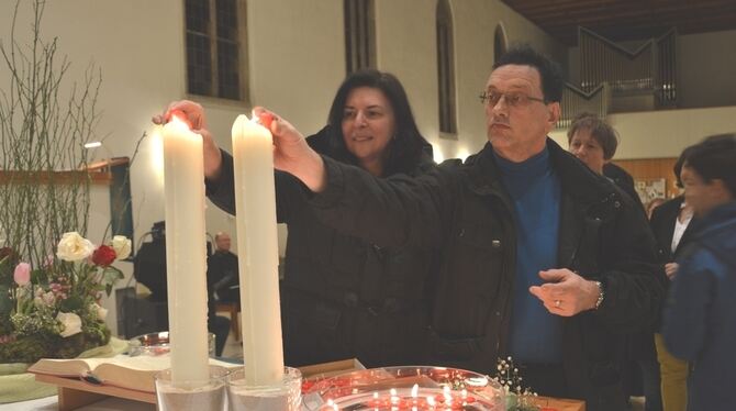 Offen für Verliebte war am Valentinstag die Eninger Andreaskirche.   FOTO: SEITZ