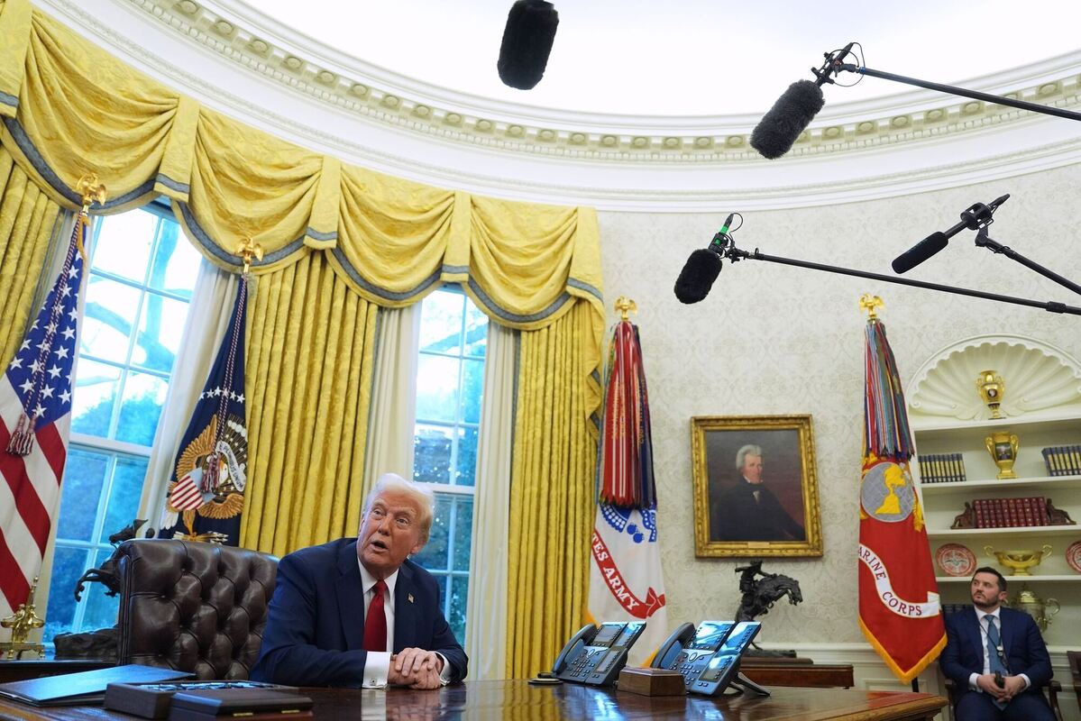 US-Präsident unterzeichnet Verfügungen US-Präsident unterzeichnet Verfügungen