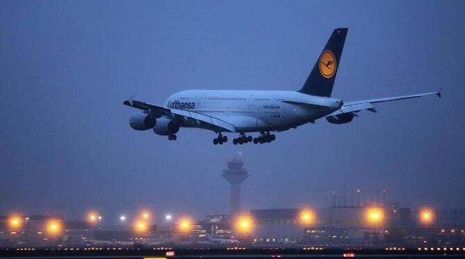 Während die Lufthansa bisher stark auf die Eigenständigkeit ihrer Töchter baute, solle künftig deutlich mehr zentral erledigt