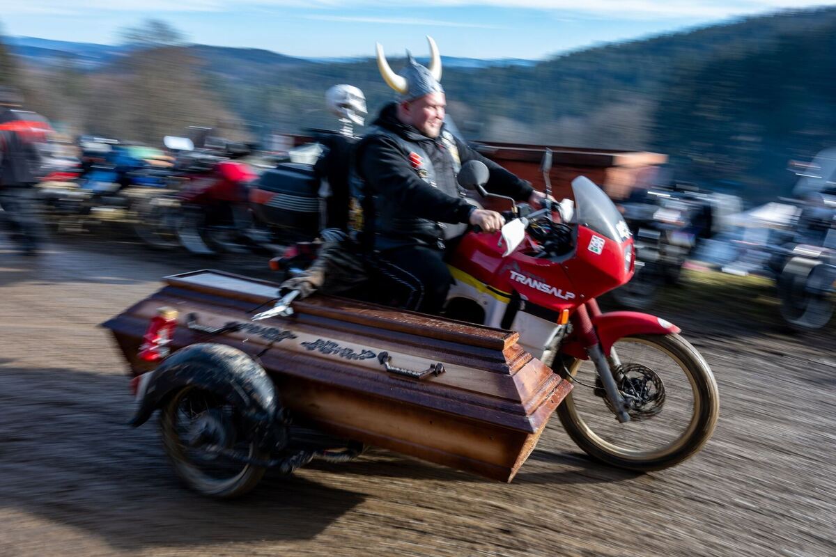 Elefantentreffen der Motorradfahrer im Bayerischen Wald Elefantentreffen der Motorradfahrer im Bayerischen Wald