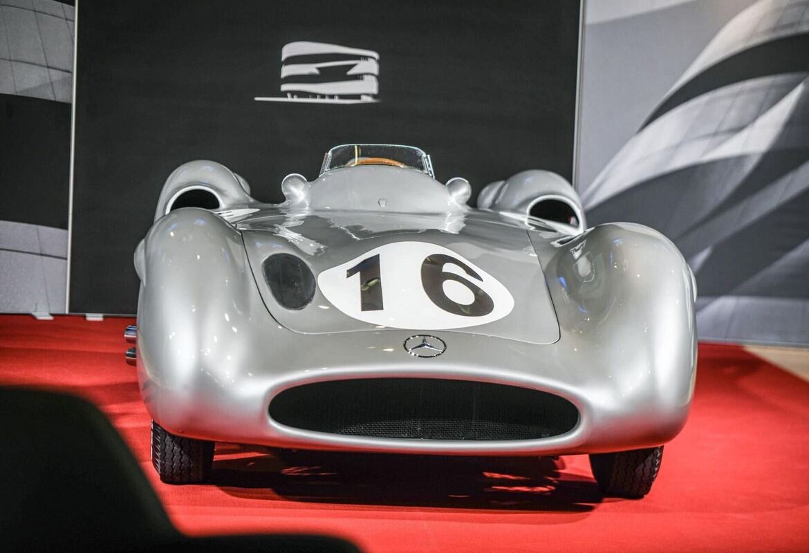 Versteigerung eines »Silberpfeil«-Rennwagens aus dem Jahr 1954 Versteigerung eines »Silberpfeil«-Rennwagens aus dem Jahr 1954