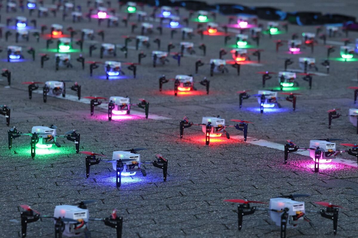 Lichtshow mit 200 Drohnen auf Düsseldorfer Messegelände