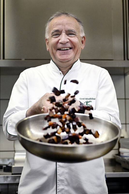 hirsch_windhoesel_05_24_pieth