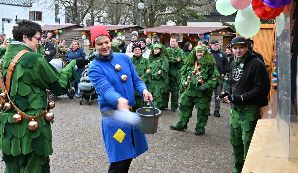 Lichtensteins Bürgermeister Peter Nußbaum tauft die neuen Hütten_Foto Sautter