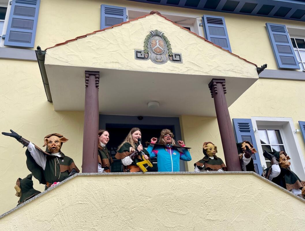 Kirchentellinsfurt Bürgermeister Haug wurde der Schlüssel abgenommen_Geisinger