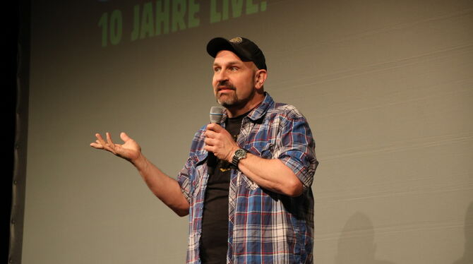 Hatte mal wieder die Lacher auf seiner Seite: Dodokay eröffnete die Dettinger Kabaretttage in der Schillerhalle