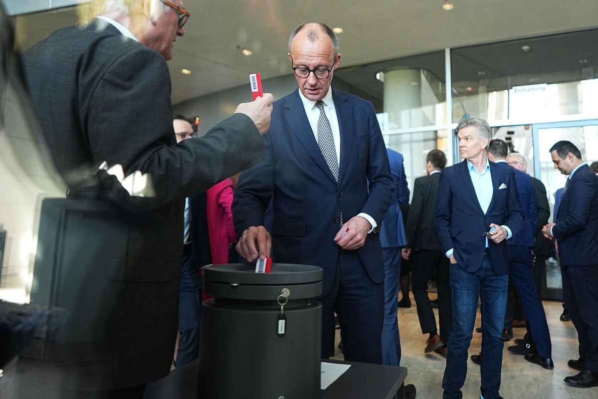 Bundestag - Sondersitzung zur Grundgesetzänderung