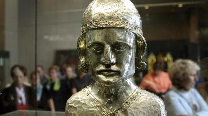 Der heilige Cosmas gehört zum Welfenschatz. Dieser ist einer der wertvollsten Kirchenschätze des Mittelalters und steht nun u