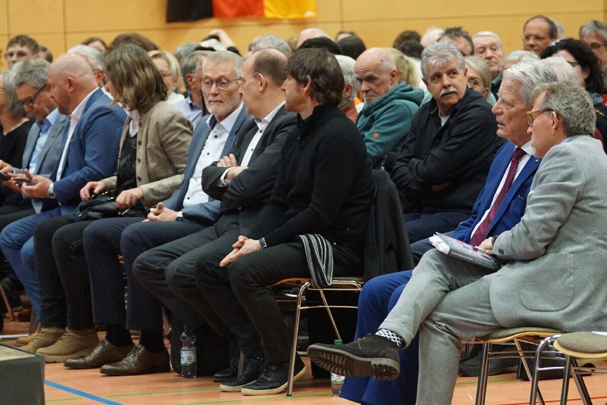 03_25_Gauck_und_Besucher_02