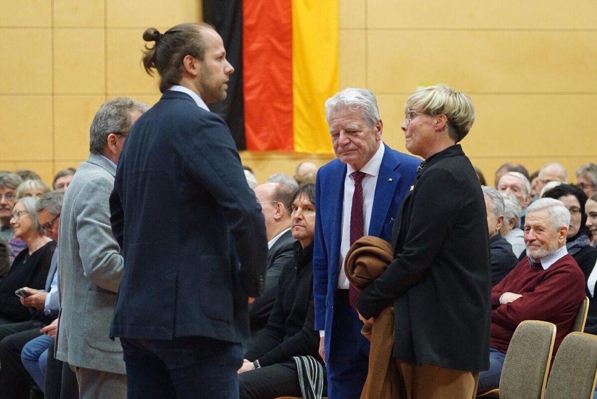 03_25_Gauck_und_Besucher_05