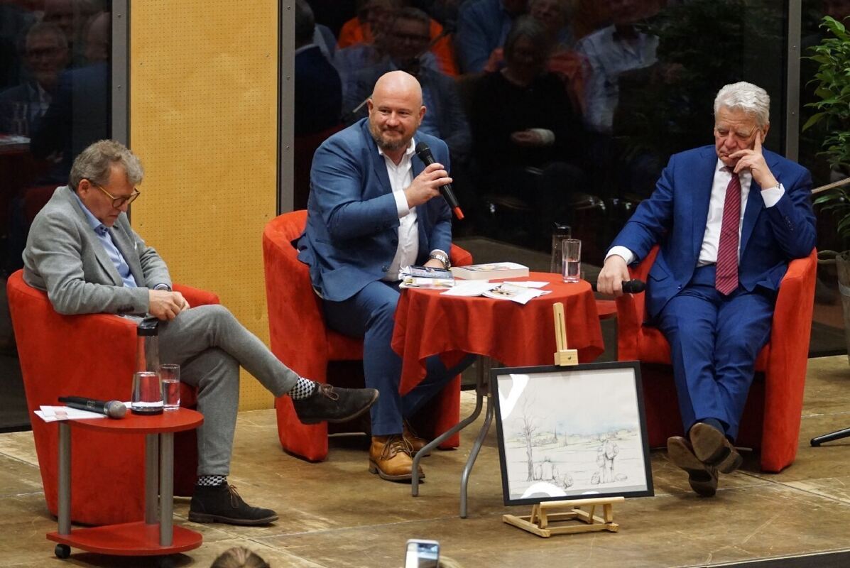 03_25_Muenzing_Glueck_Gauck_01