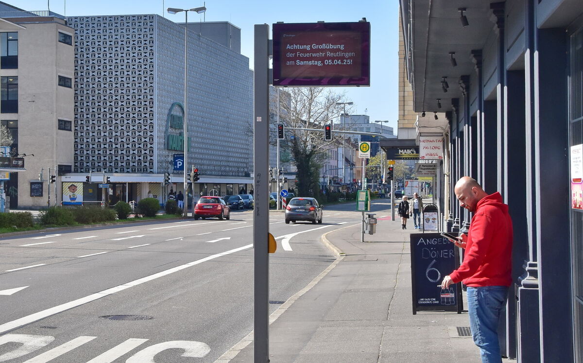 Warntafel und App FOTO MEYER