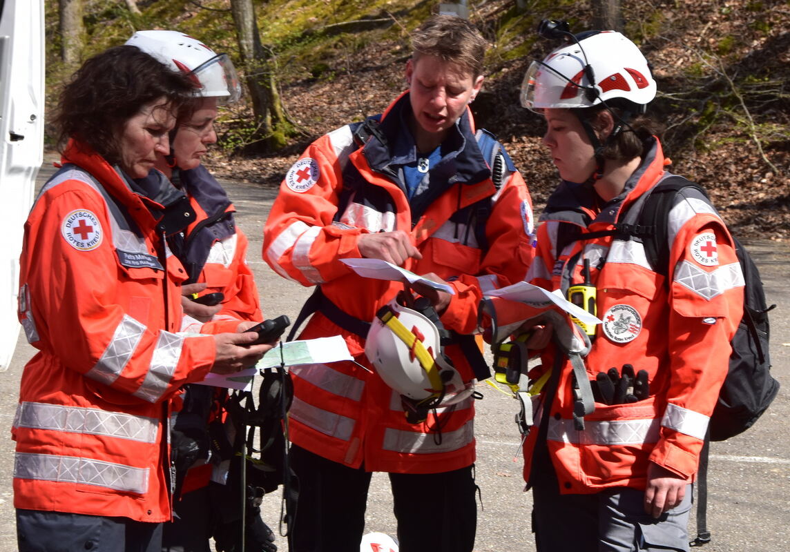 Einteilen der Suchgebiete FOTO MEYER