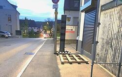 So sah die Blitzer-Attrappe aus, die vor etwa einem Jahr in der viel befahrenen Riedericher Straße in Mittelstadt stand. Dann ha