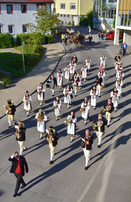 Mössingens Musikverein führt den Maiumzug an FOTO MEYER