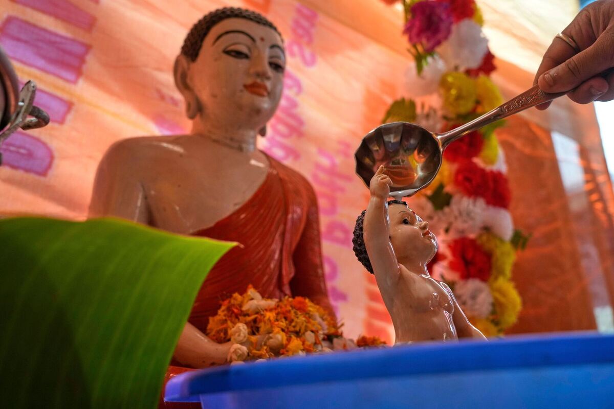 Feier von Buddhas Geburtstag in Indien