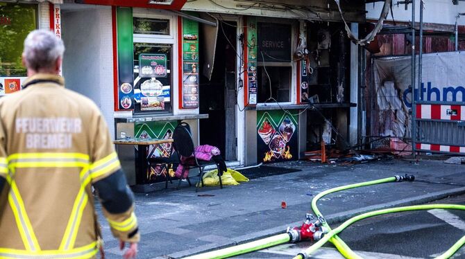 Vier Verletzte bei Brand in einem Bremer Dönerladen