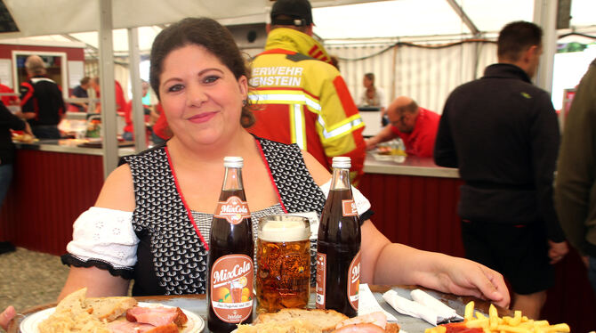 Spanferkel mit Sauerkraut gehört immer dazu.  FOTO: ARCHIV