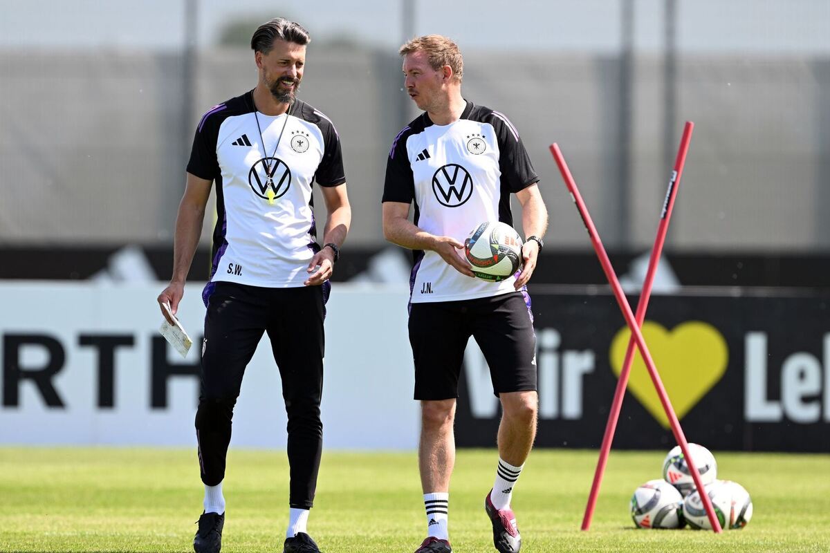 Training Fußball Nationalmannschaft Männer