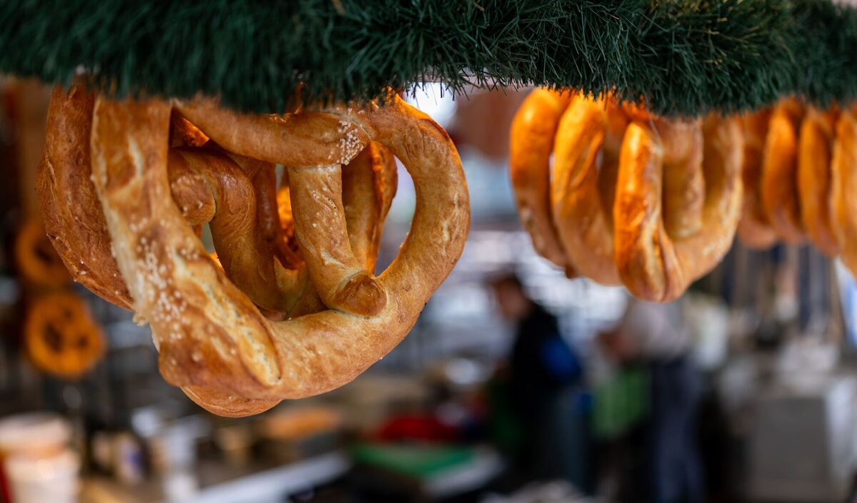 Eröffnung Erlanger Bergkirchweih mit Bieranstich Eröffnung Erlanger Bergkirchweih mit Bieranstich